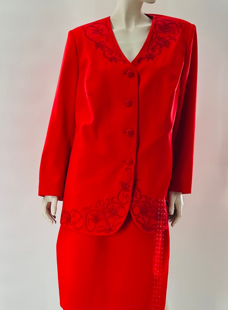 Emily Woman Vintage Skirt Suit