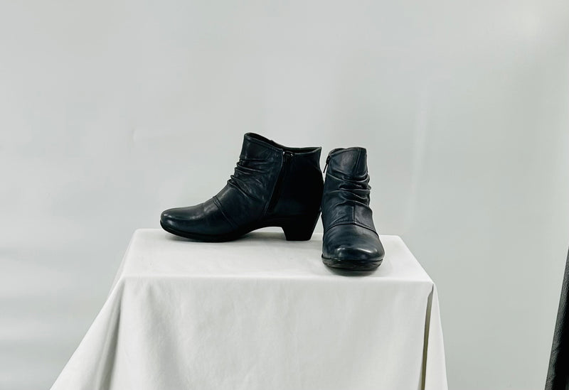 Earth Origins Size 10M Ankle Boots