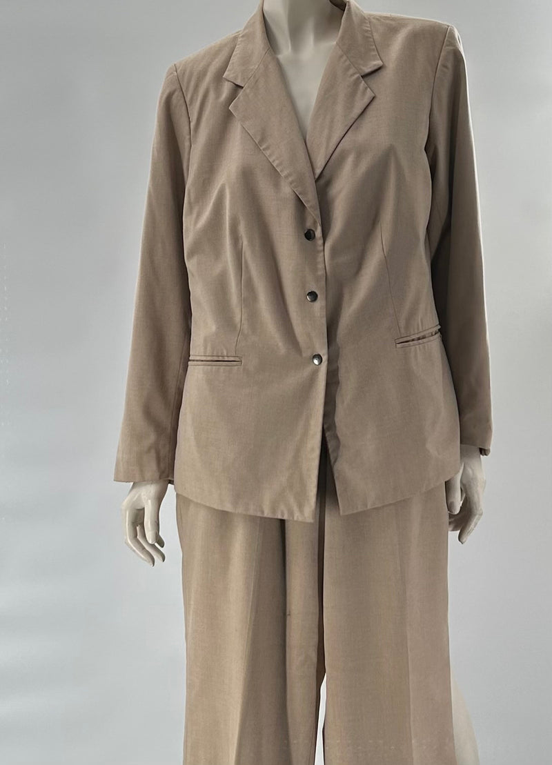 Harve Benard Pant Suit